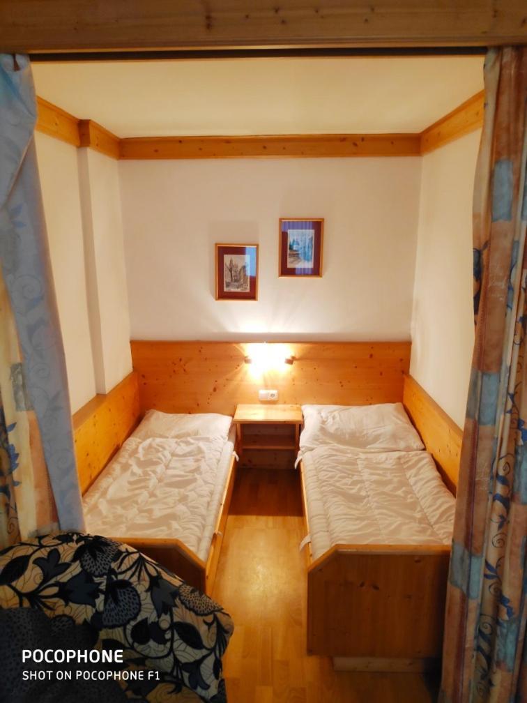 Next To Zwoelferkogel By Hermann Weiss Saalbach-Hinterglemm Habitación foto